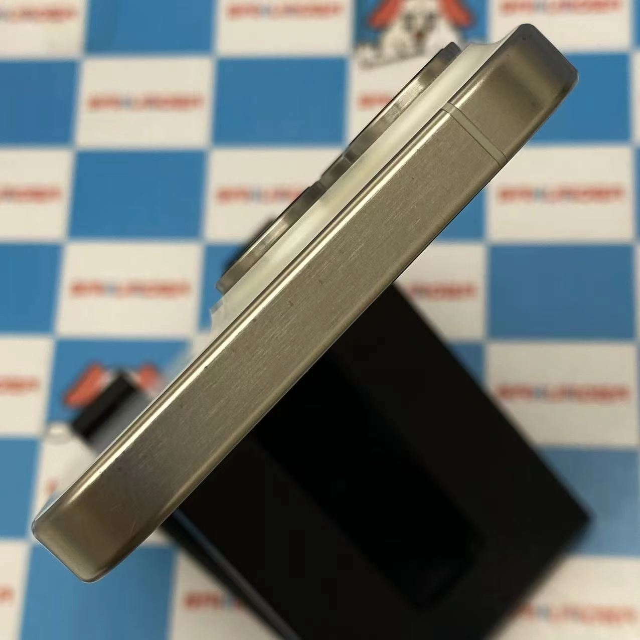 iPhone15 Pro 256GB ホワイトチタニウム MTUD3J/A SIMフリー