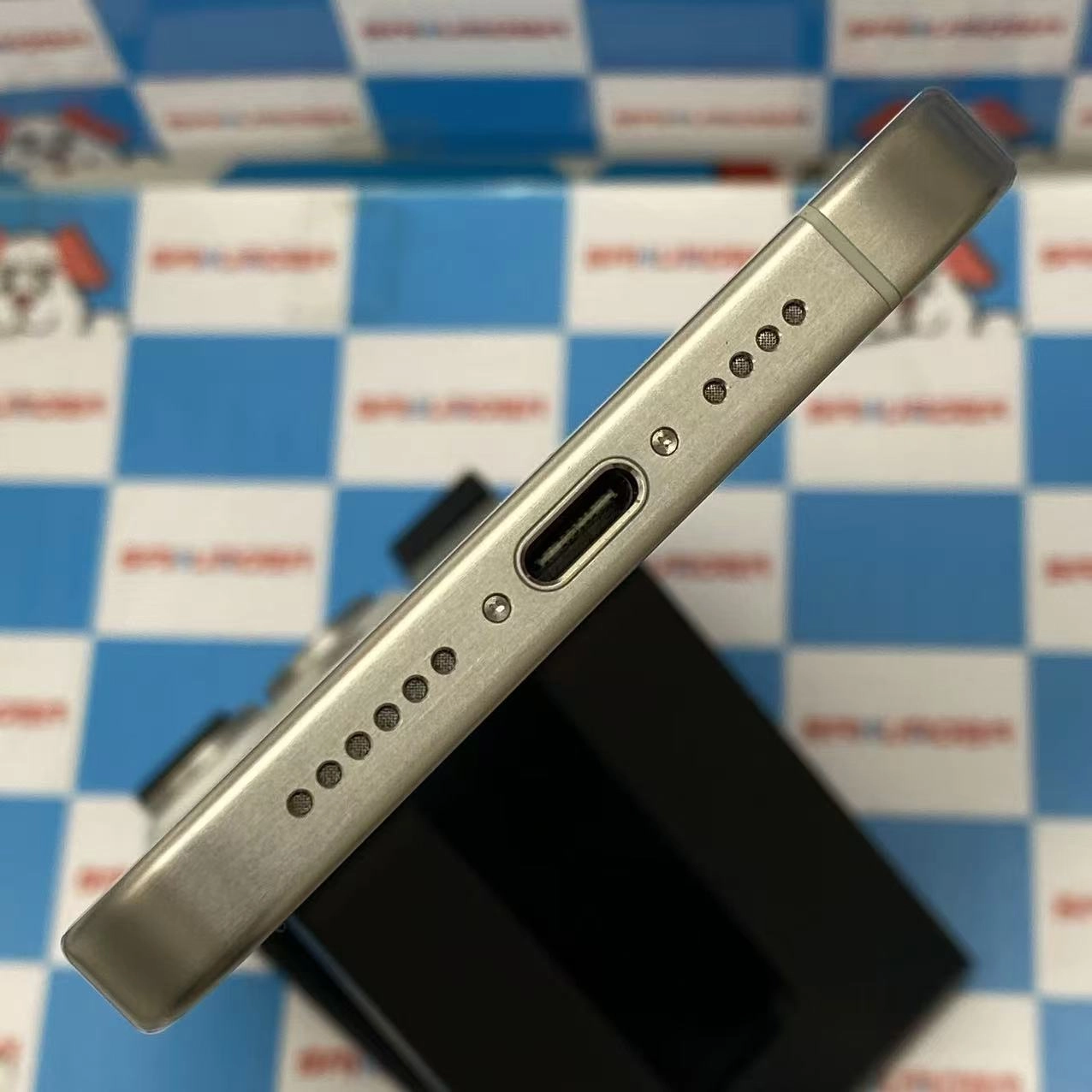 iPhone15 Pro Max 256GB ホワイトチタニウム MU6Q3J/A SIMフリー 極美品