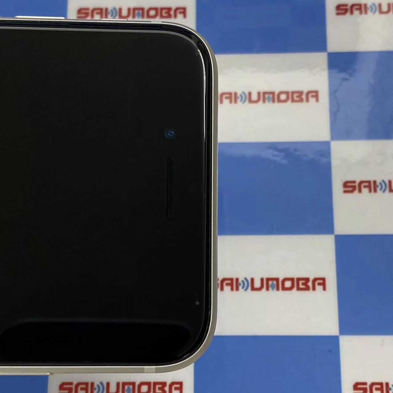 iPhoneSE 第3世代 64GB スターライト MMYD3J/A AU版SIMフリー