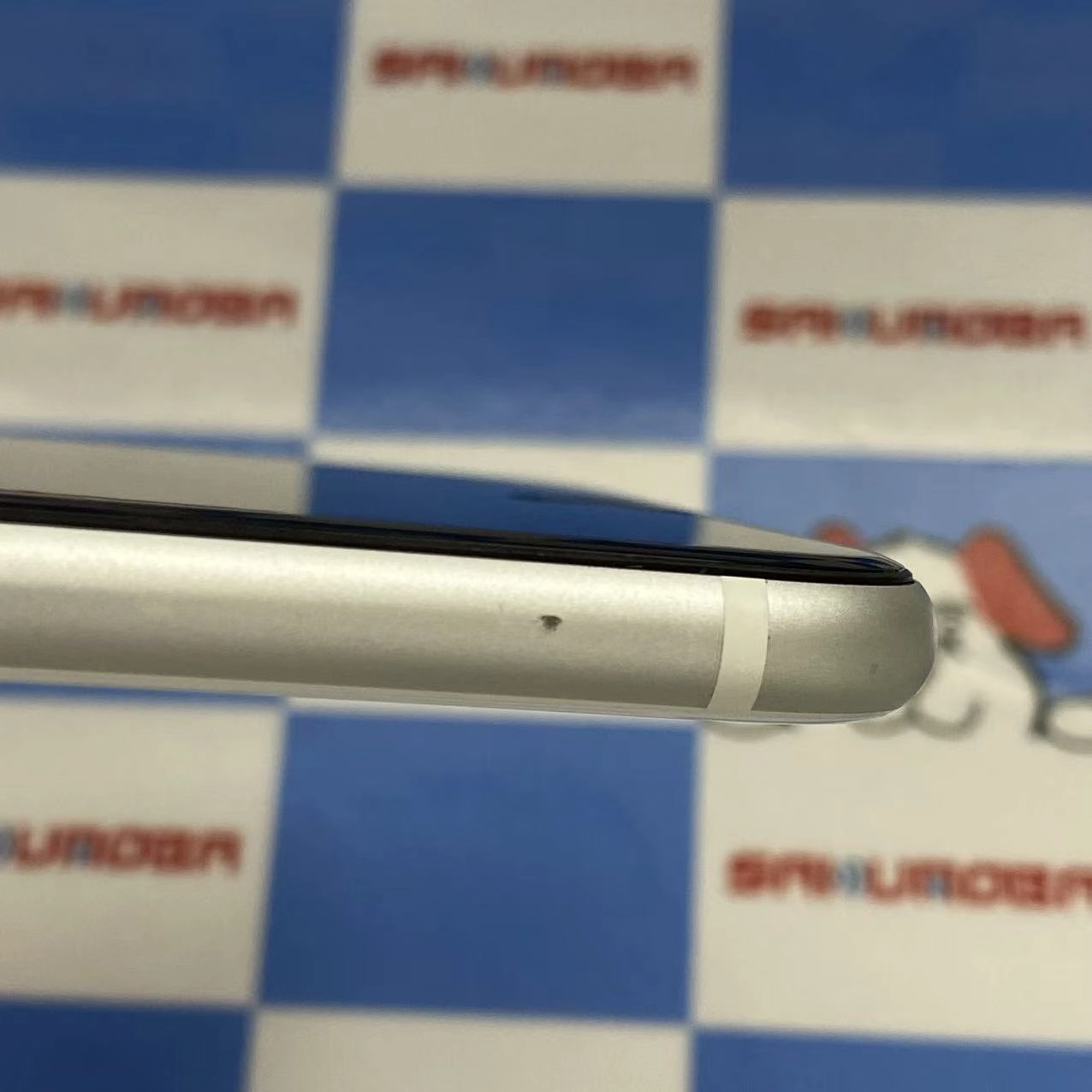 iPhoneSE 第2世代 128GB ホワイト MHGU3J/A docomo版SIMフリージャンク品