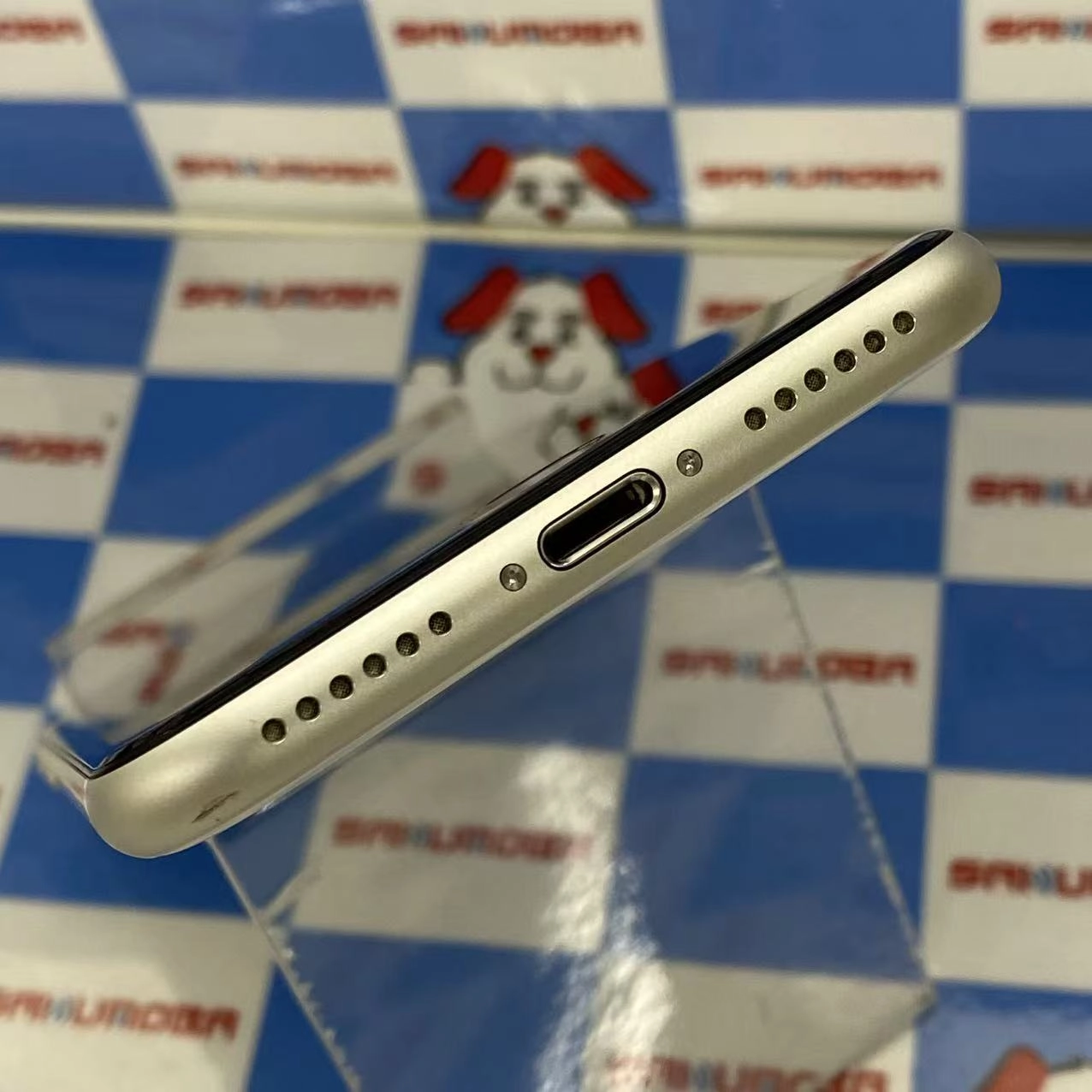 iPhoneSE 第3世代 64GB スターライト MMYD3J/A SIMフリー美品