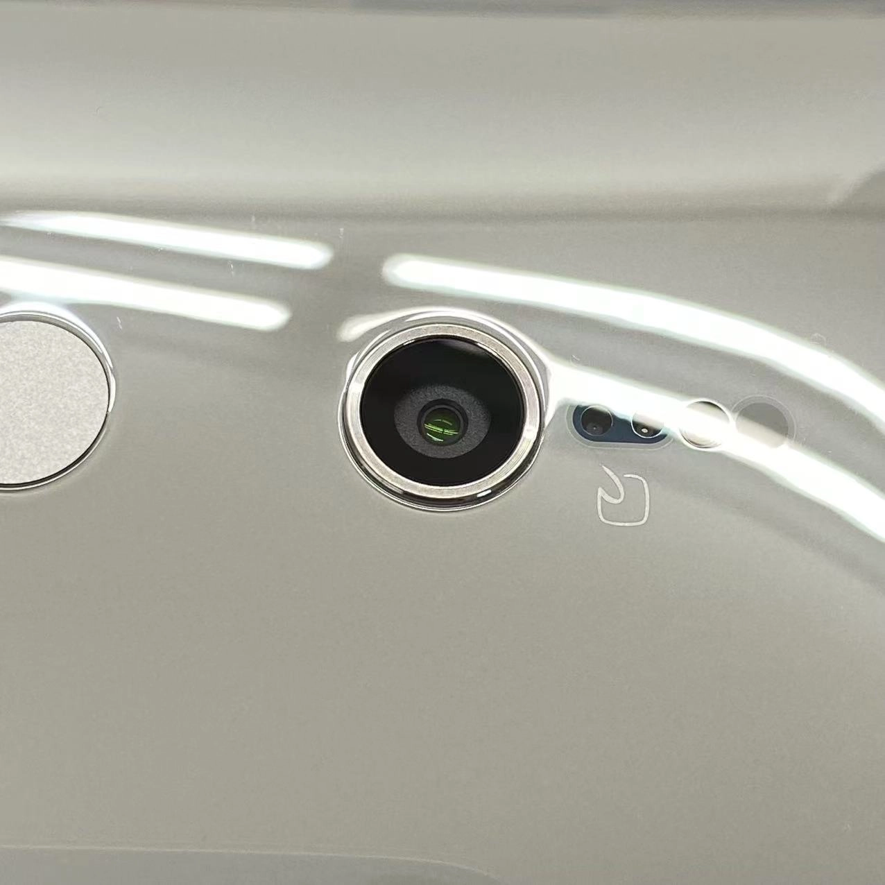 Xperia XZ2 64GB リキッドシルバー SO-03K docomo版SIMフリー