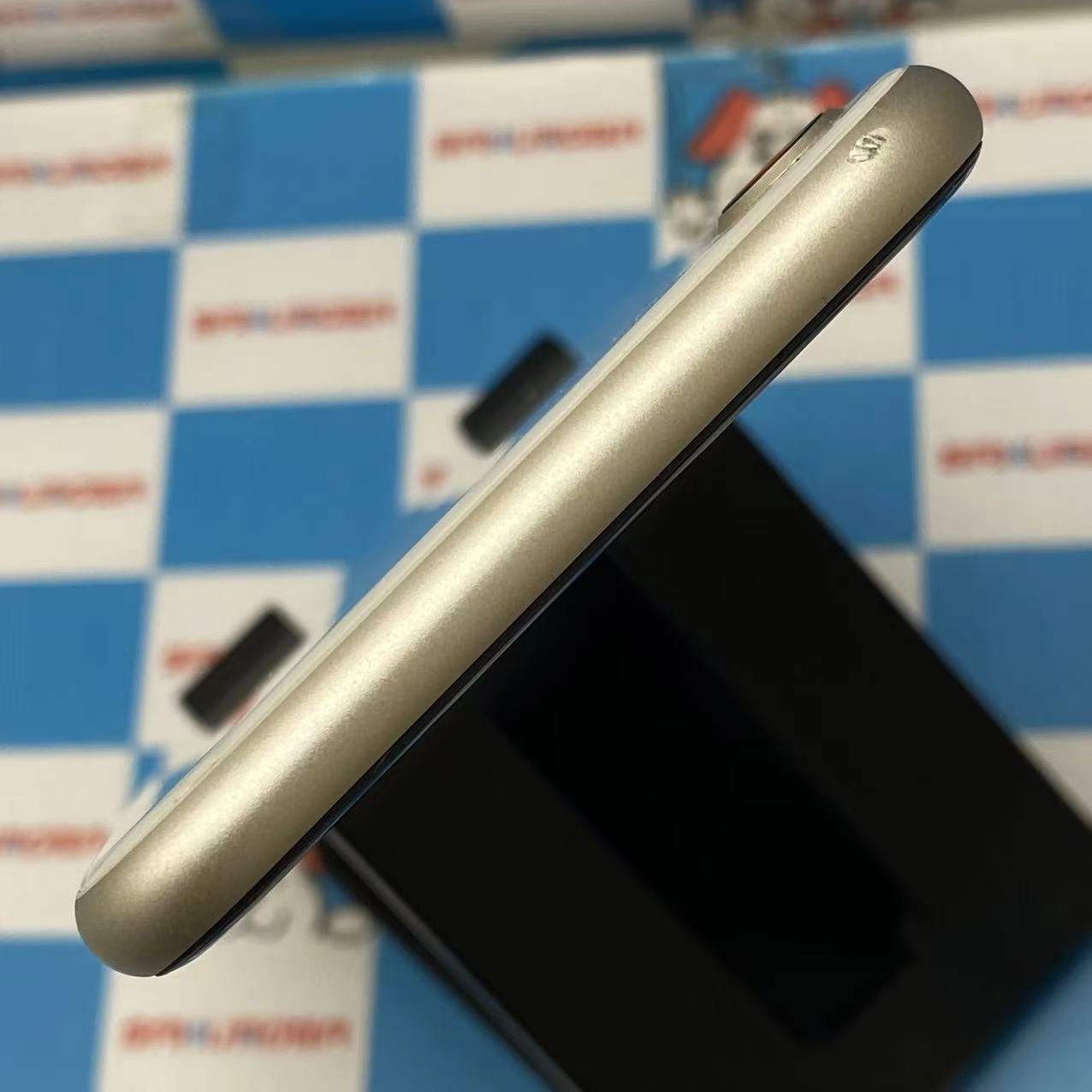 iPhoneSE 第3世代 64GB スターライト MMYD3J/A SoftBank版SIMフリー