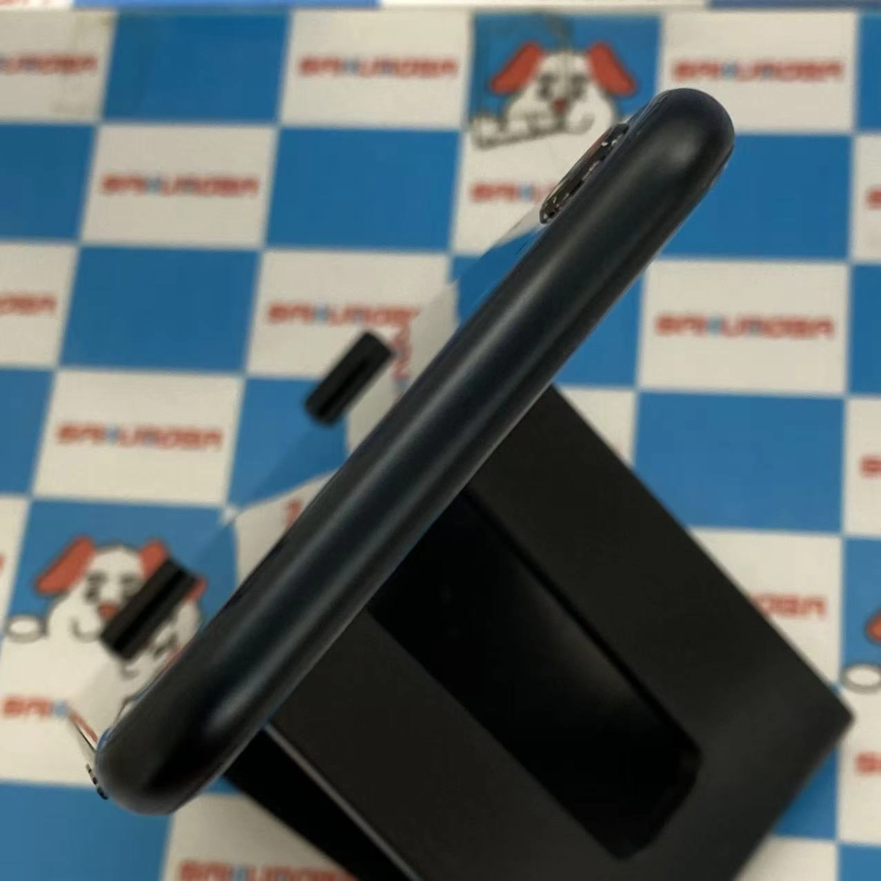 iPhoneSE 第3世代 64GB ミッドナイト MMYC3J/A docomo版SIMフリー