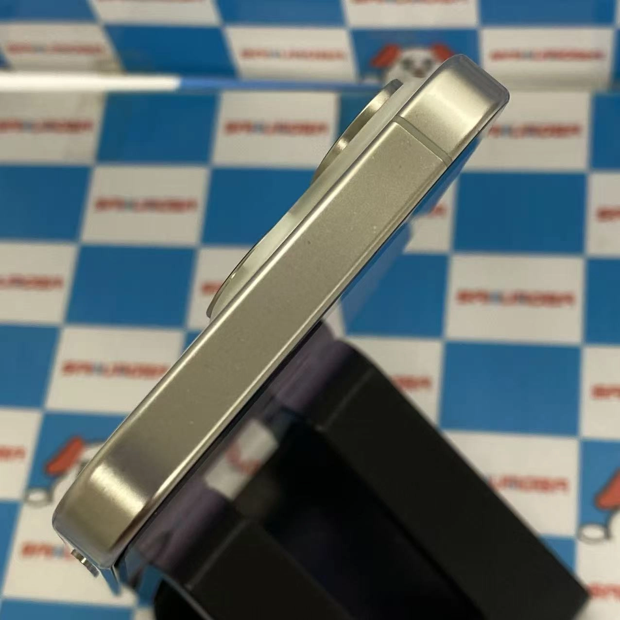 iPhone15 Pro 256GB ホワイトチタニウム MTUD3J/A SIMフリー