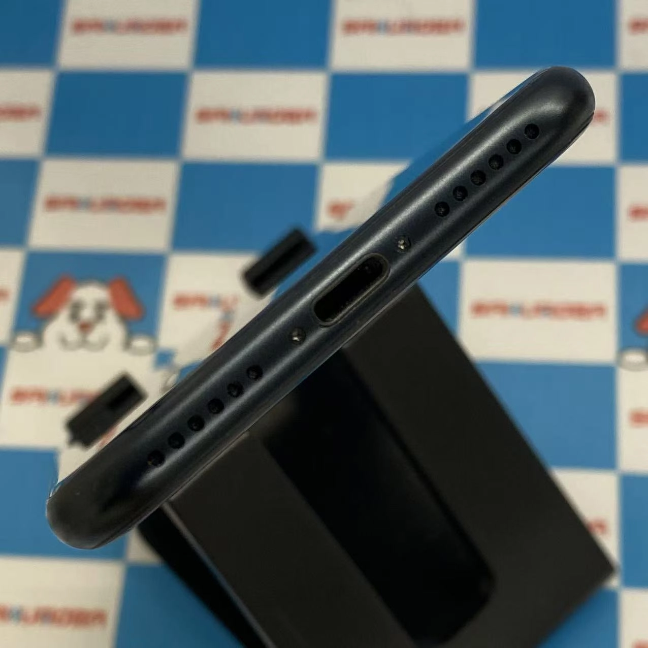 iPhoneSE 第3世代 64GB ミッドナイト MMYC3J/A 楽天モバイル版SIMフリー新品同様