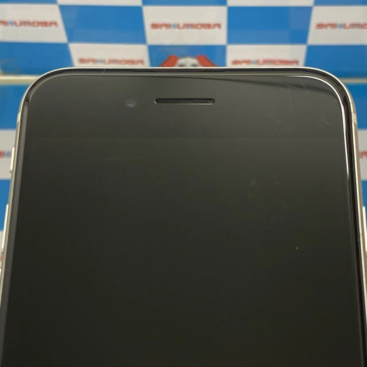 iPhoneSE 第3世代 64GB スターライト MMYD3J/A docomo版SIMフリー