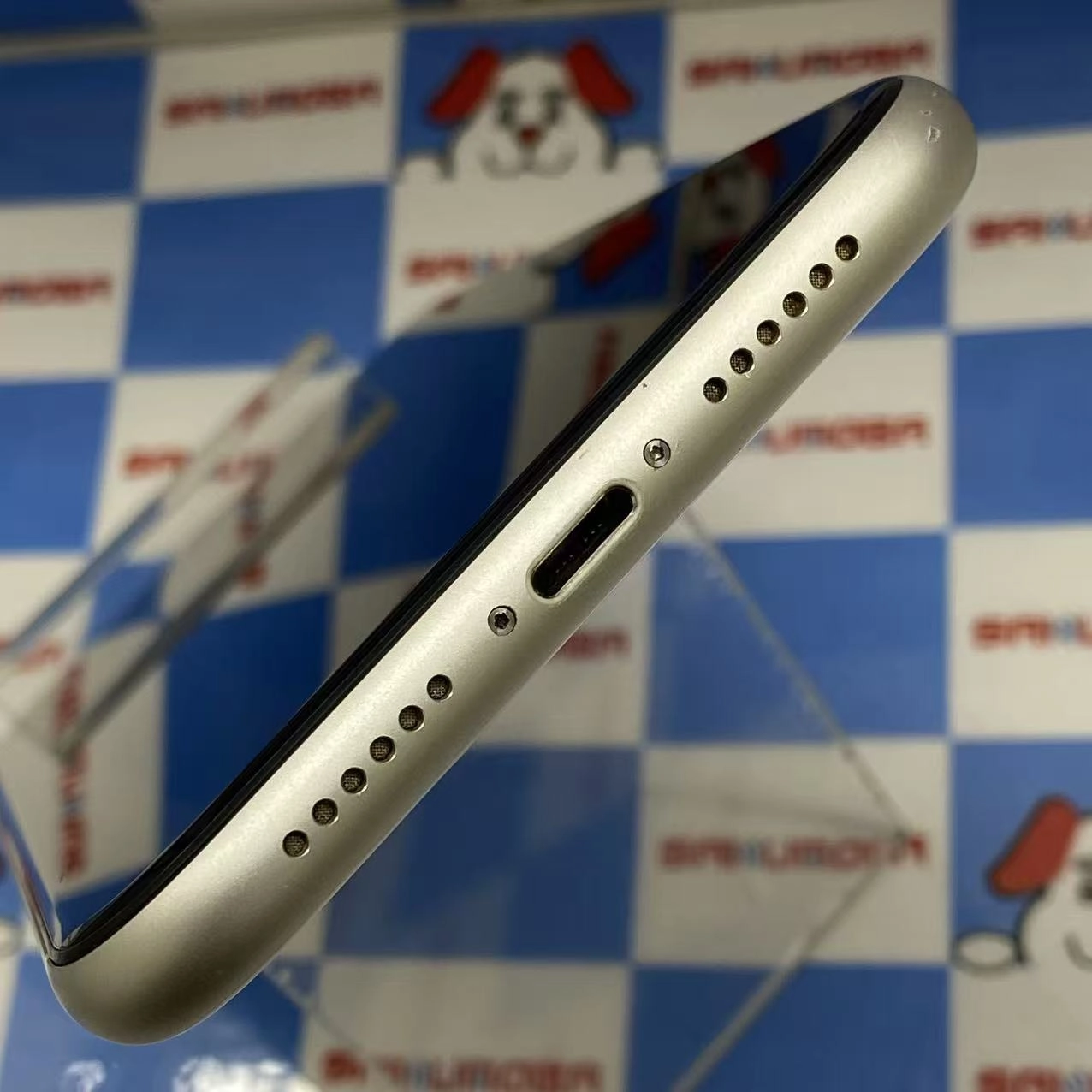 iPhone11 256GB ホワイト MWM82J/A docomo版SIMフリー