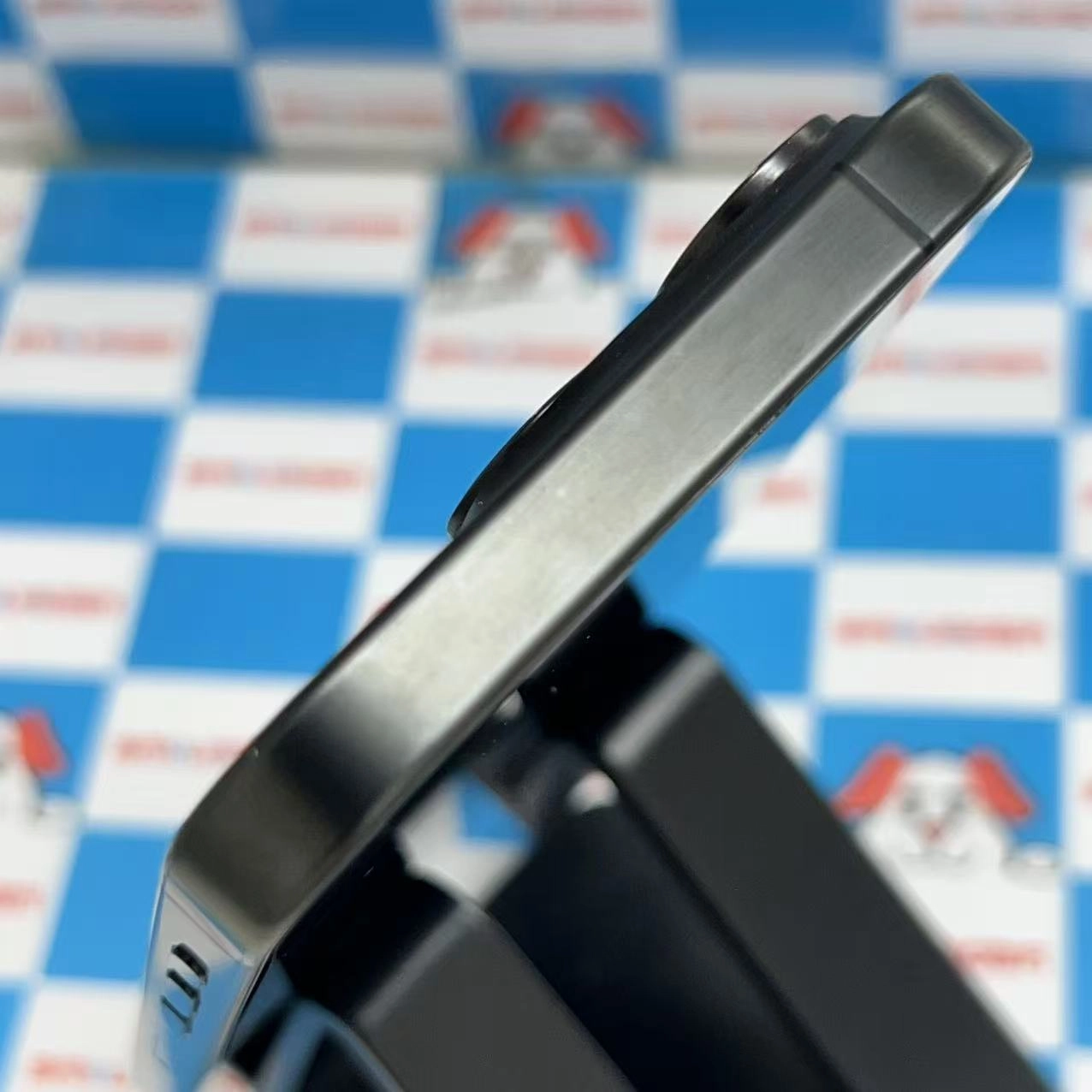 iPhone15 Pro 256GB ブラックチタニウム MTUC3J/A AU版SIMフリー au