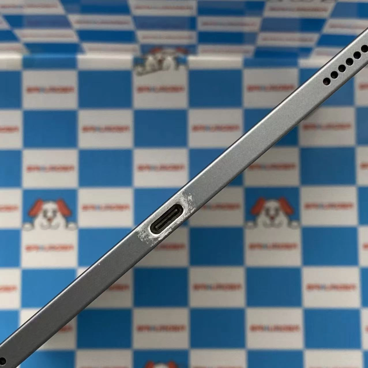 iPad Pro 12.9インチ（第3世代）Wi-Fiモデル海外版 256 MTFL2LL/Aジャンク品 Spacegly