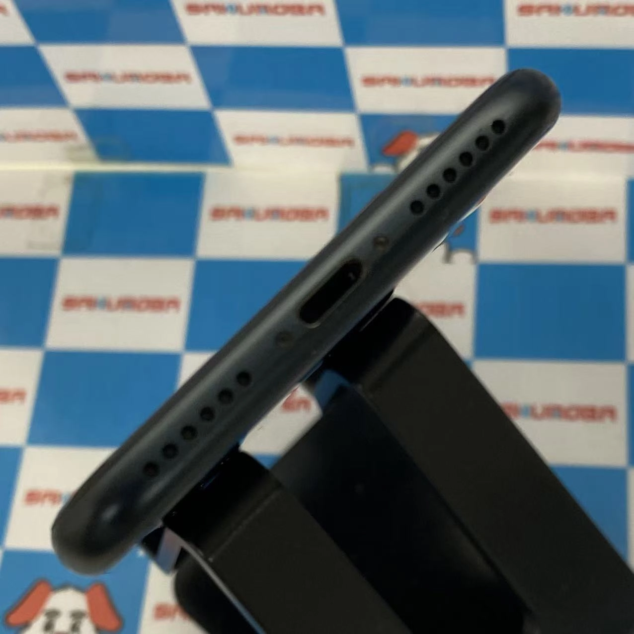 iPhoneSE 第3世代 64GB ミッドナイト MMYC3J/A docomo版SIMフリー