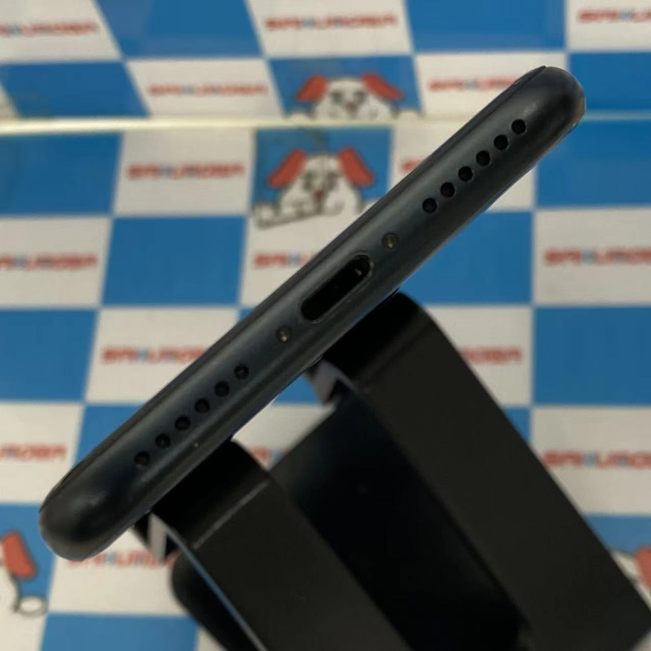 iPhoneSE 第3世代 64GB ミッドナイト MMYC3J/A 海外版SIMフリー