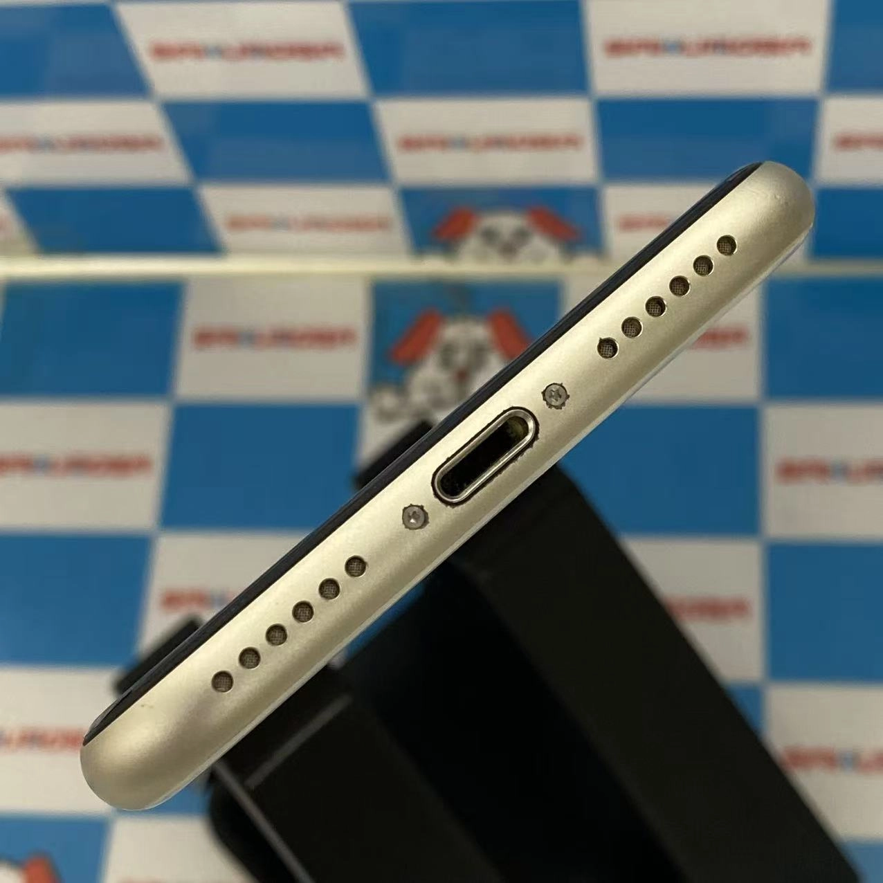 iPhoneSE 第3世代 64GB スターライト MMYD3J/A SoftBank版SIMフリー