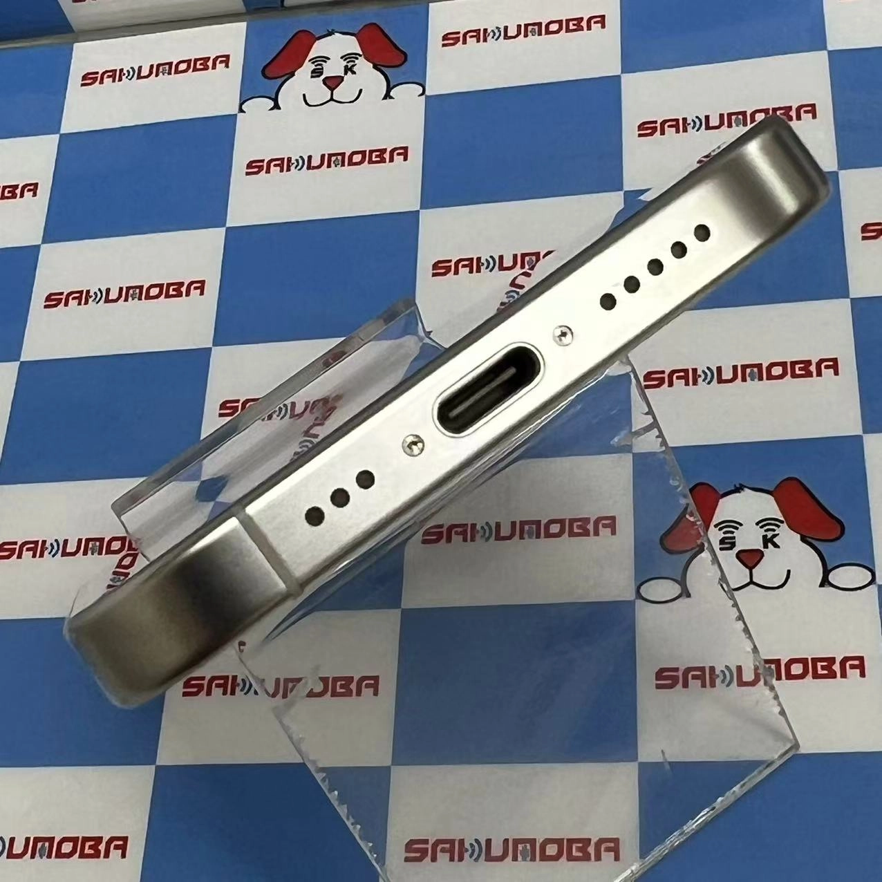 iPhone15 Pro 256GB ホワイトチタニウム MTUD3J/A docomo版SIMフリー 極美品