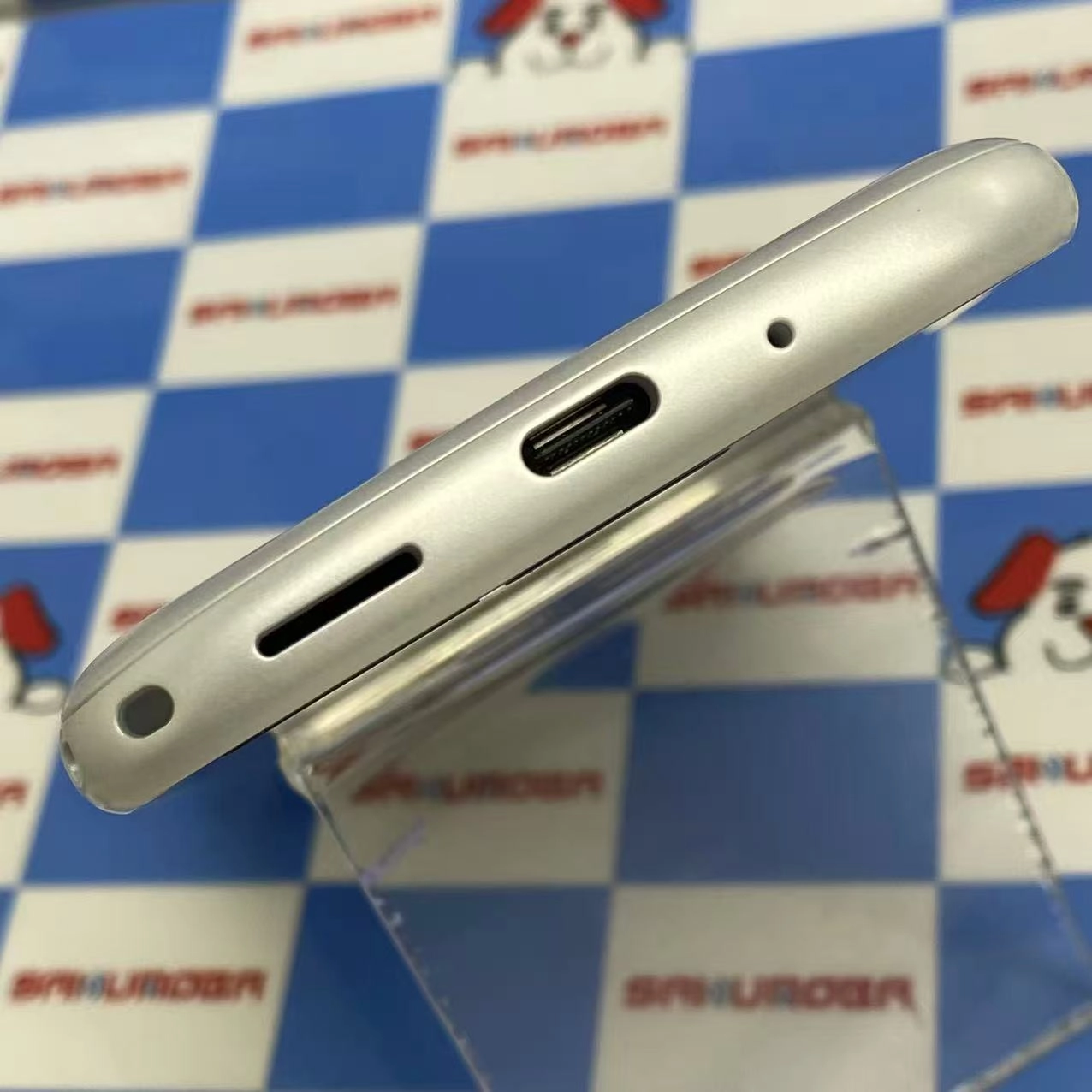 らくらくスマートフォン F-52B 64GB ホワイト docomo版SIMフリー 極美品