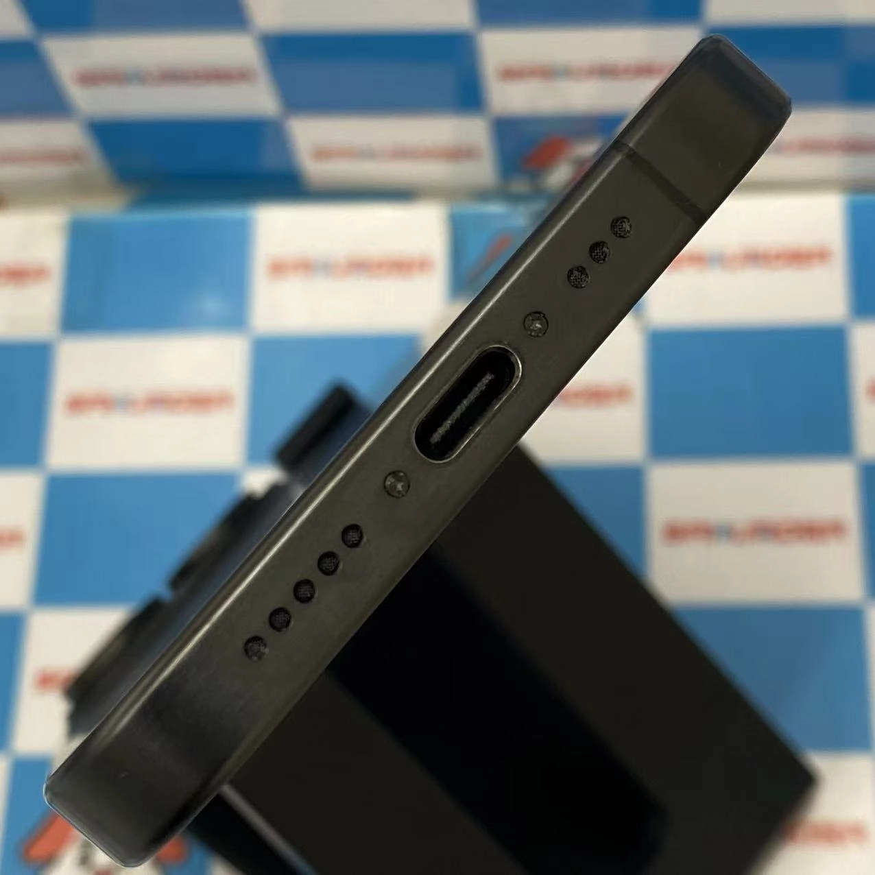 iPhone15 Pro 256GB ブラックチタニウム MTUC3J/A Apple版SIMフリー 美品