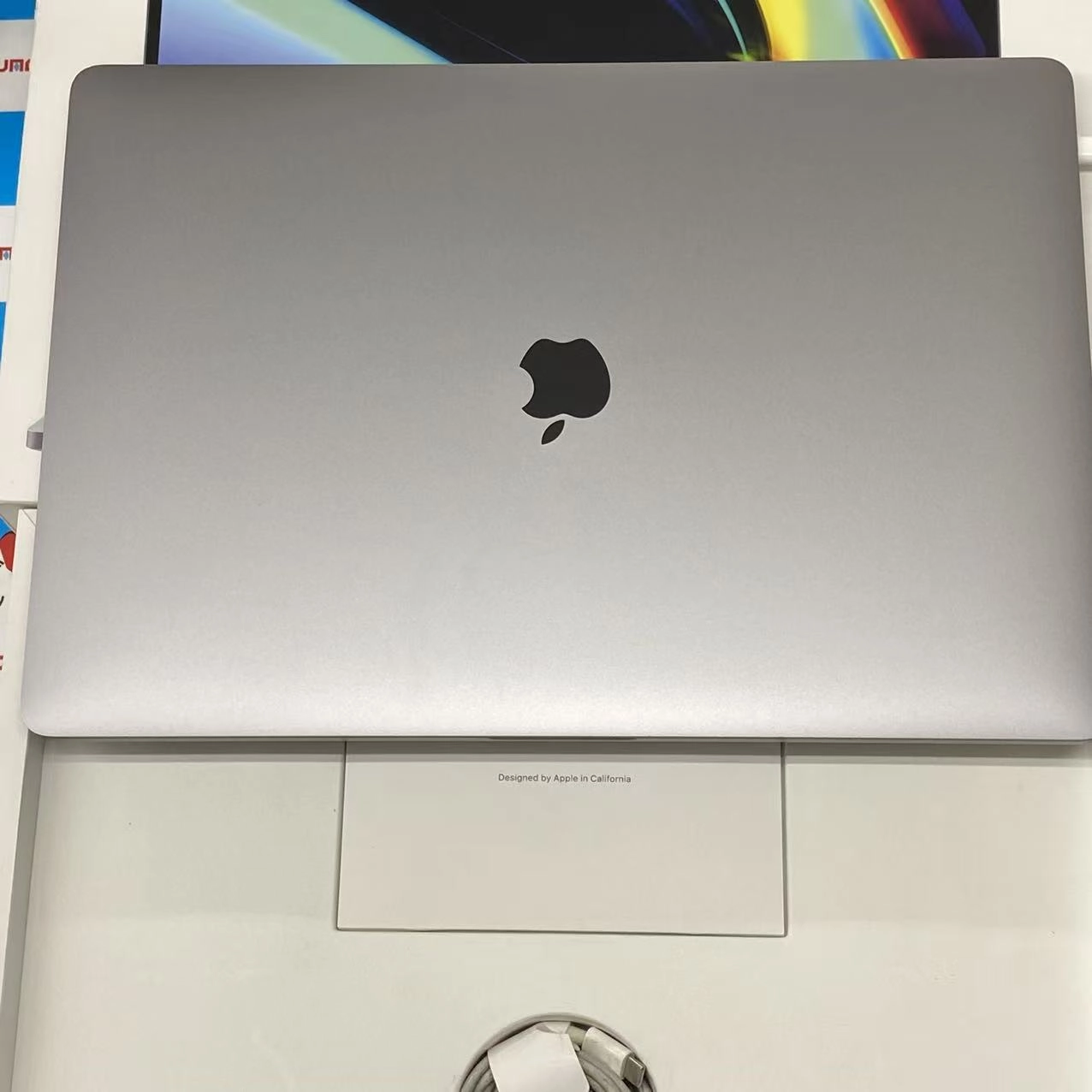 Macbook Pro 16インチ 2019 16GB/512GB シルバー MVVL2J/A