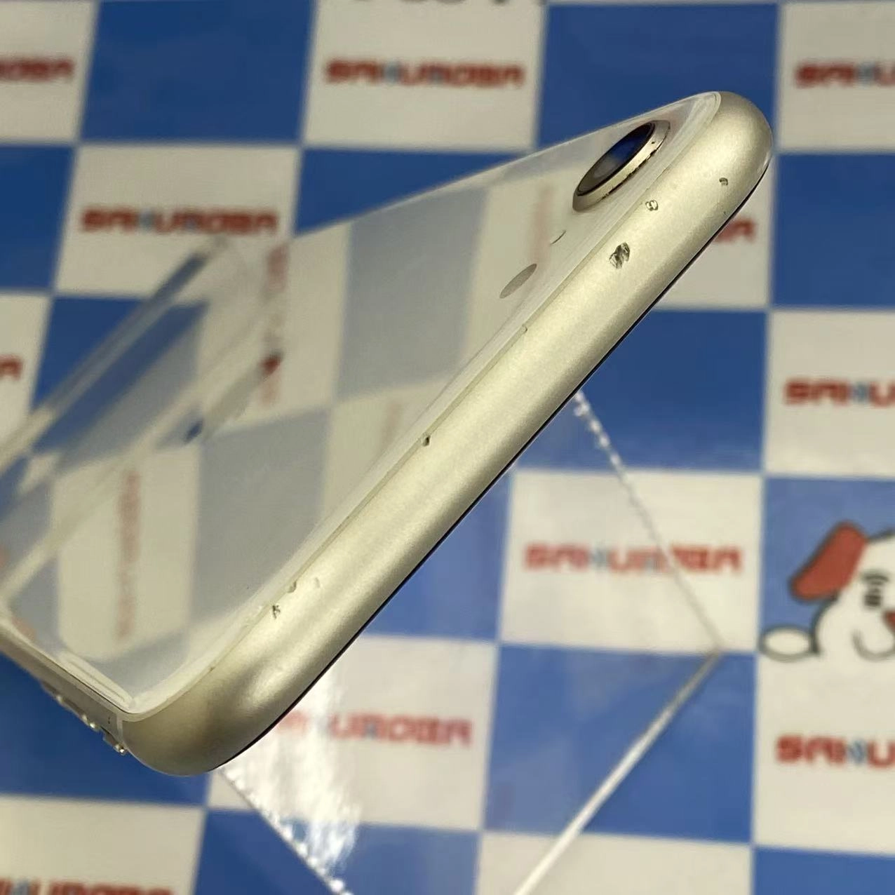 iPhoneSE 第3世代 64GB スターライト MMYD3J/A docomo版SIMフリー