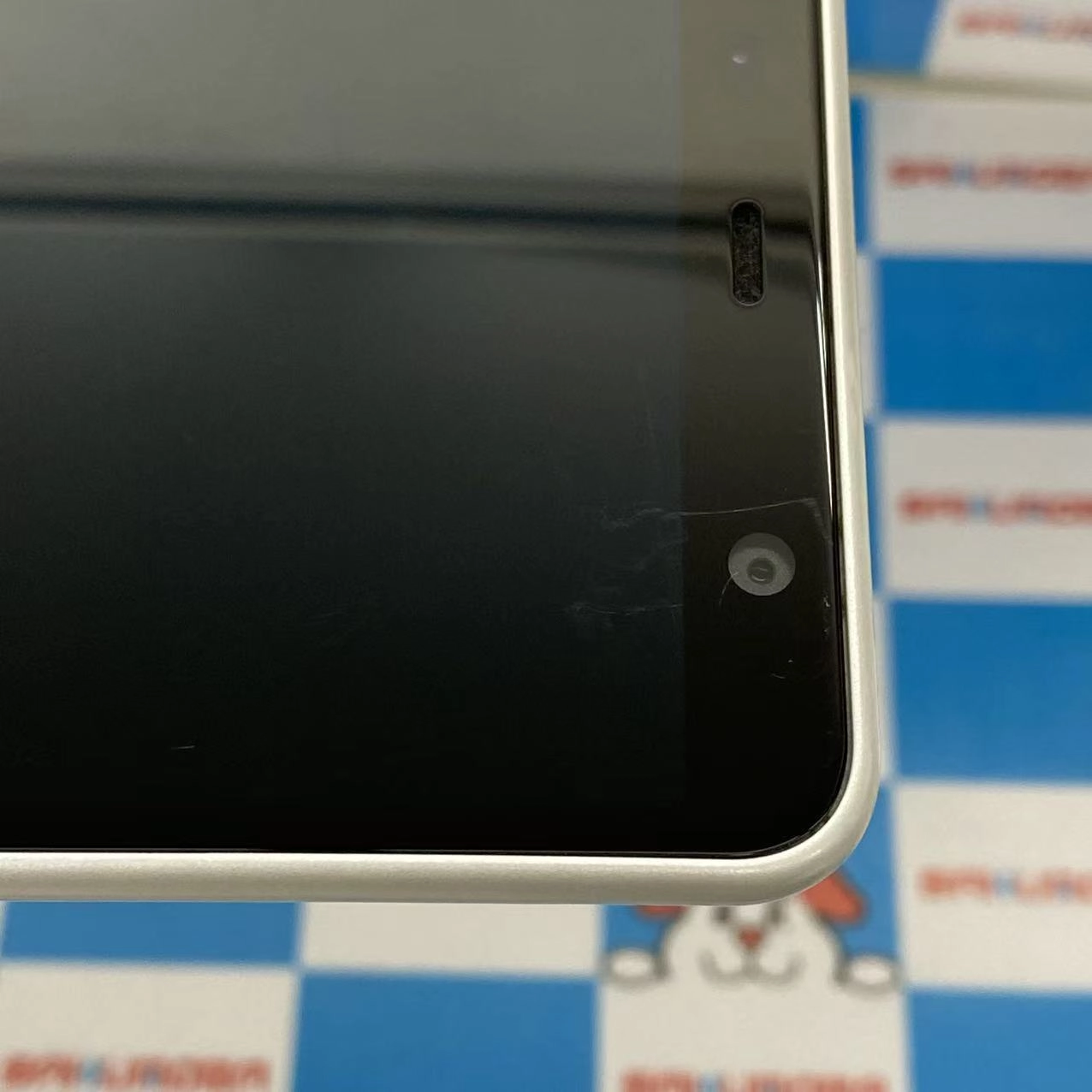 arrows Be4 Plus 64GB ホワイト F-41B docomo版SIMフリー