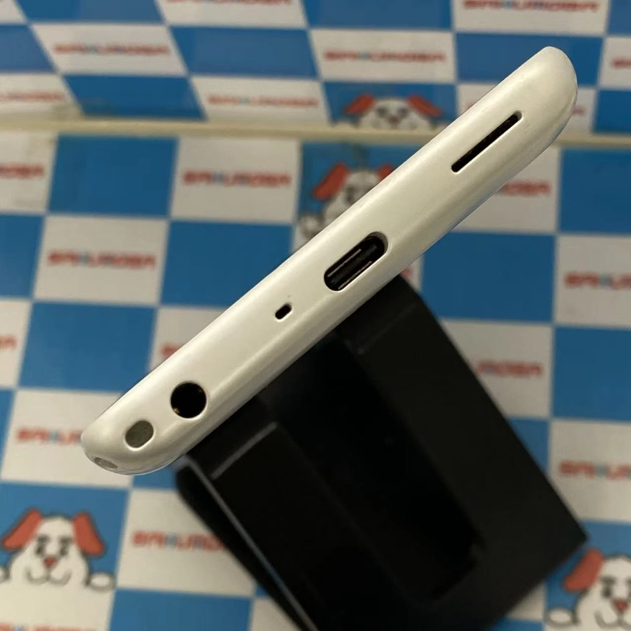 arrows Be4 Plus 64GB ホワイト F-41B docomo版SIMフリー