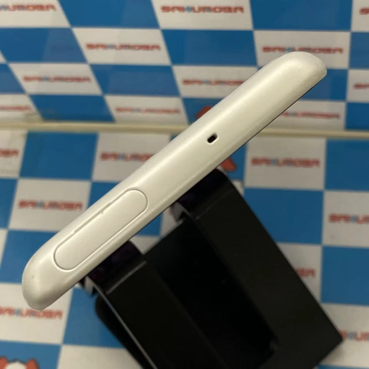 arrows Be4 Plus 64GB ホワイト F-41B docomo版SIMフリー