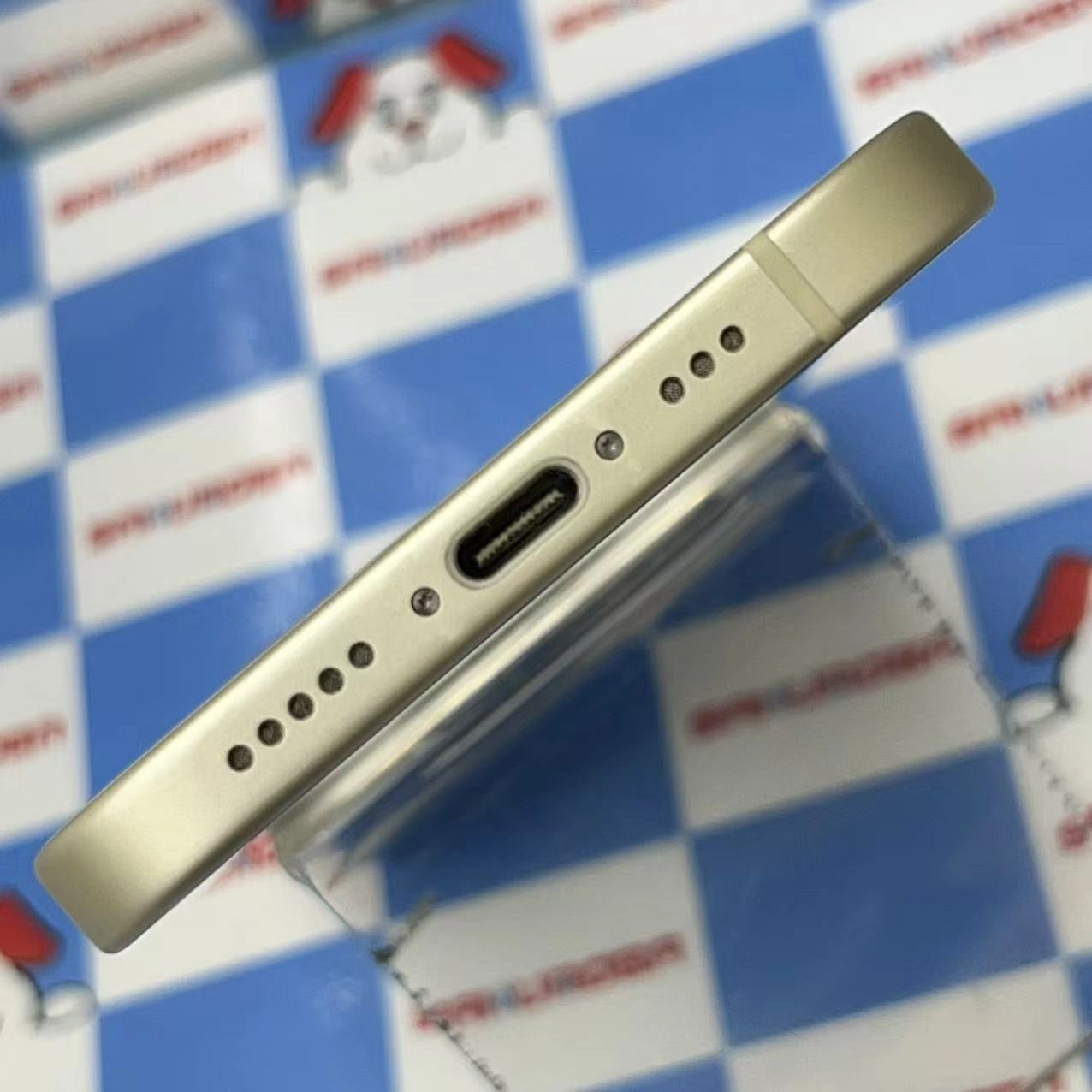 iPhone15 128GB イエロー MTMK3J/A docomo版SIMフリー 美品