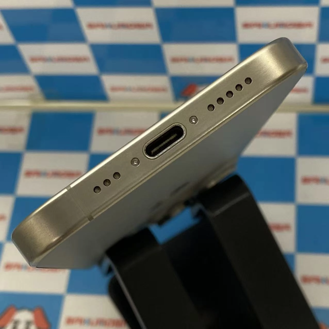 iPhone15 Pro 128GB ナチュラルチタニウム MTU93J/A SoftBank版SIMフリー美品