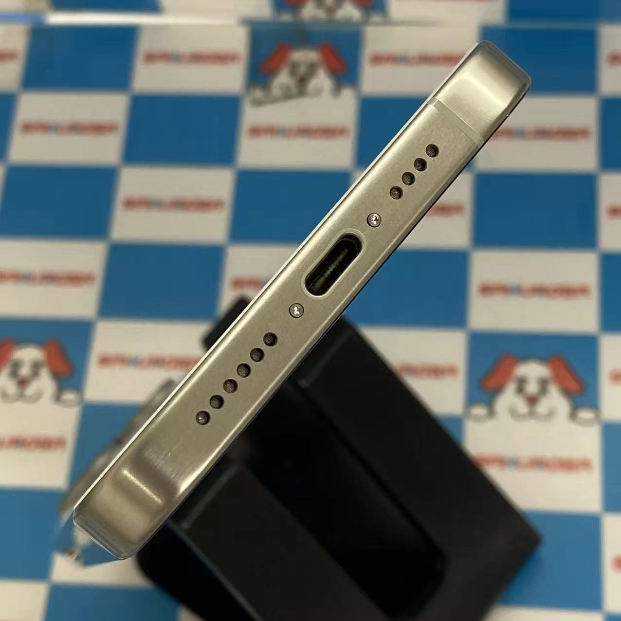 iPhone15 Pro Max 512GB ホワイトチタニウム MU6V3J/A AU版SIMフリー極美品 au