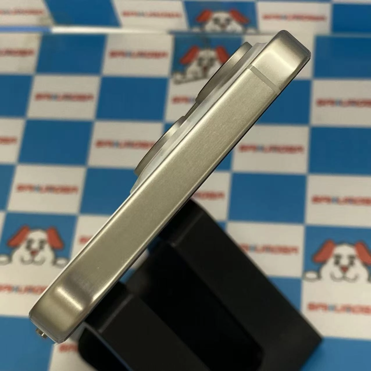 iPhone15 Pro Max 512GB ホワイトチタニウム MU6V3J/A AU版SIMフリー極美品 au