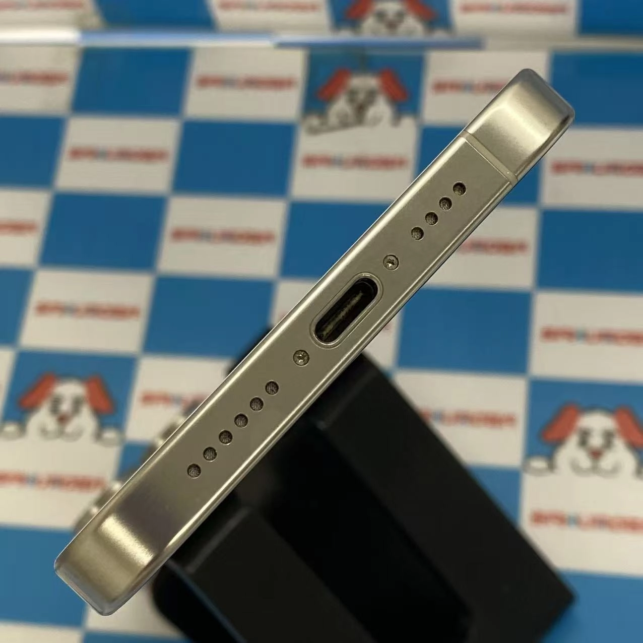 iPhone15 Pro Max 256GB ホワイトチタニウム MU6Q3J/A AU版SIMフリー美品 au