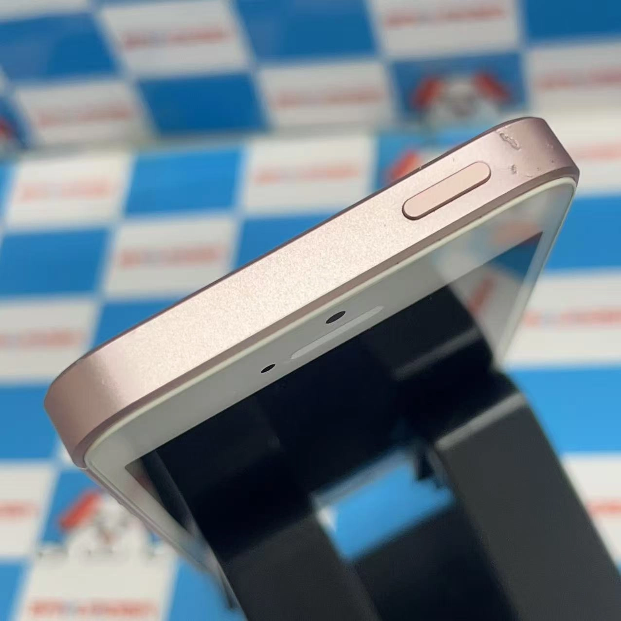 iPhoneSE 16GB ローズゴールド MLXN2J/A au 訳あり品