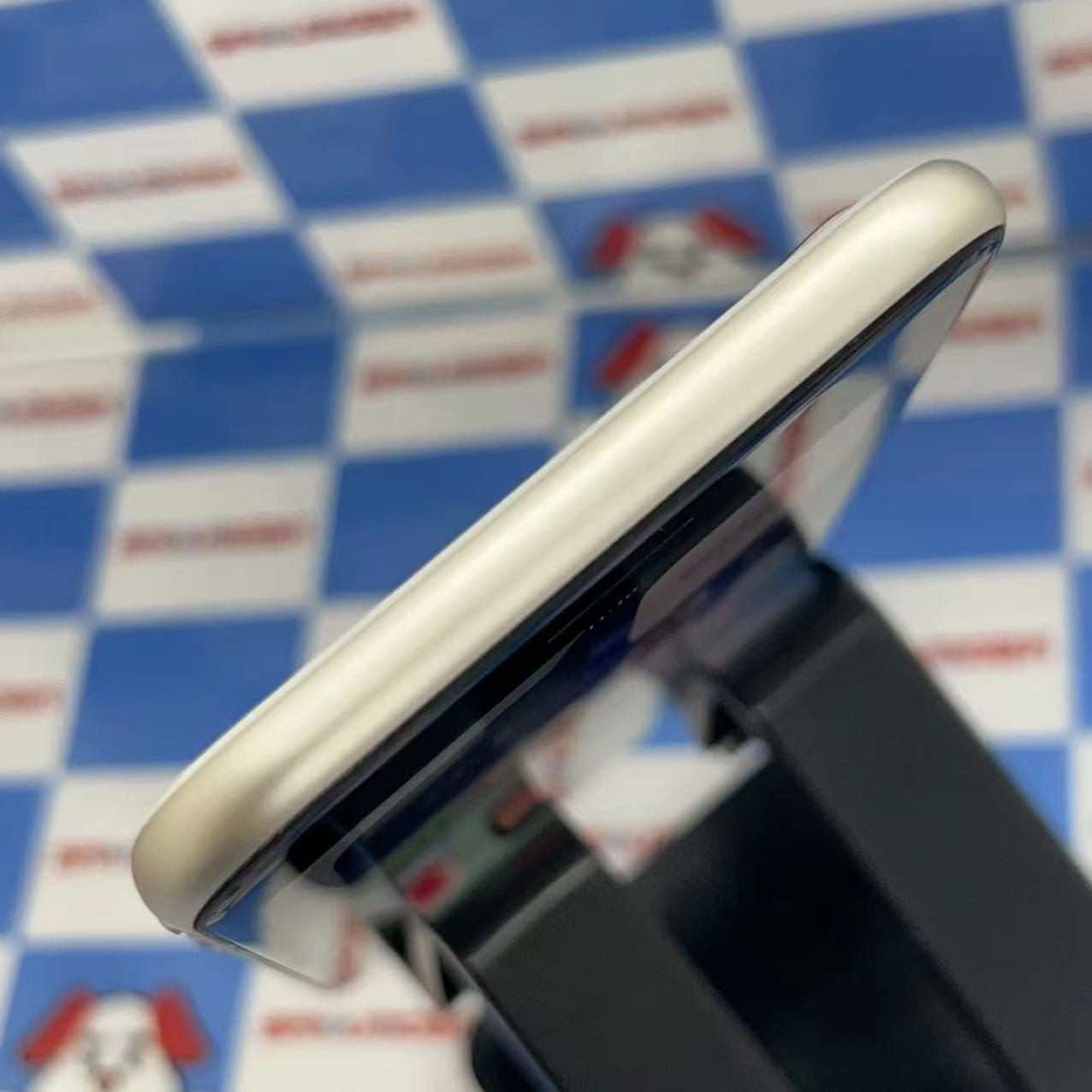 iPhoneSE 第3世代 64GB スターライト MMYD3J/A SoftBank版SIMフリー 美品