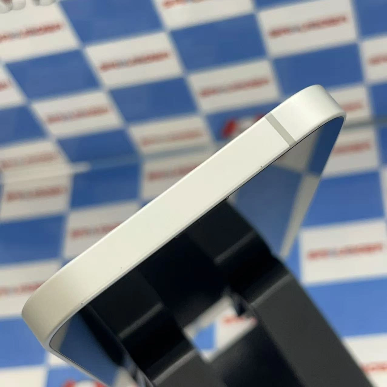 iPhone 16e 512GB ホワイト MD274J/A SIMフリー 美品