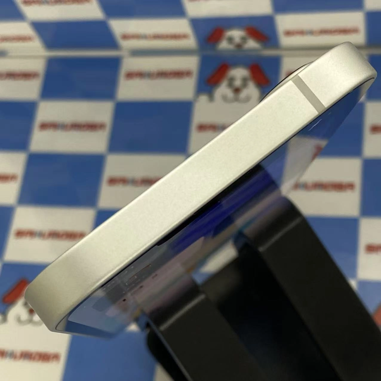 iPhone 16e 128GB ホワイト MD1R4J/A SoftBank版SIMフリー 新品同様