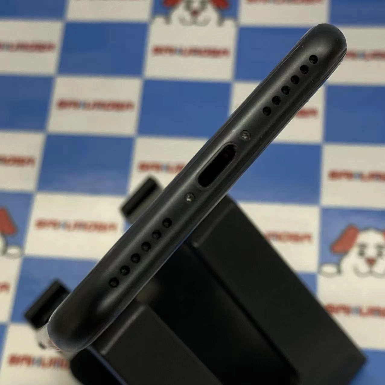 iPhoneSE 第2世代 64GB ブラック MX9R2J/A docomo版SIMフリー電池100%