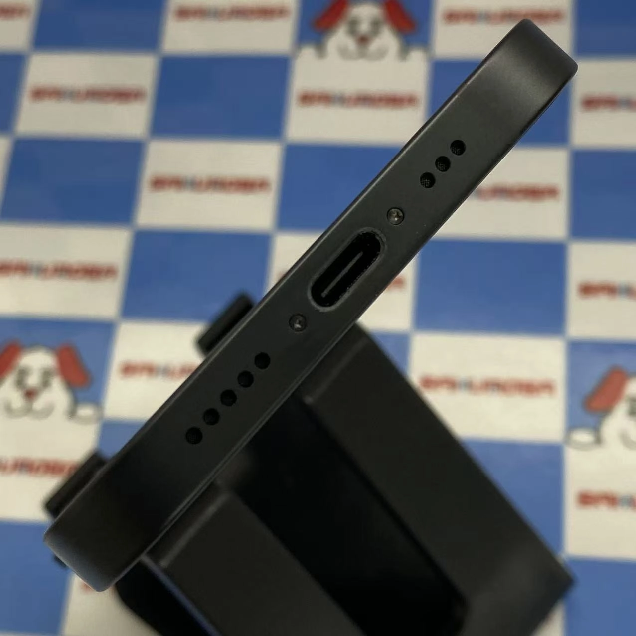 iPhone 16e 128GB ブラック MD1Q4J/A docomo版SIMフリー電池100%新品同様