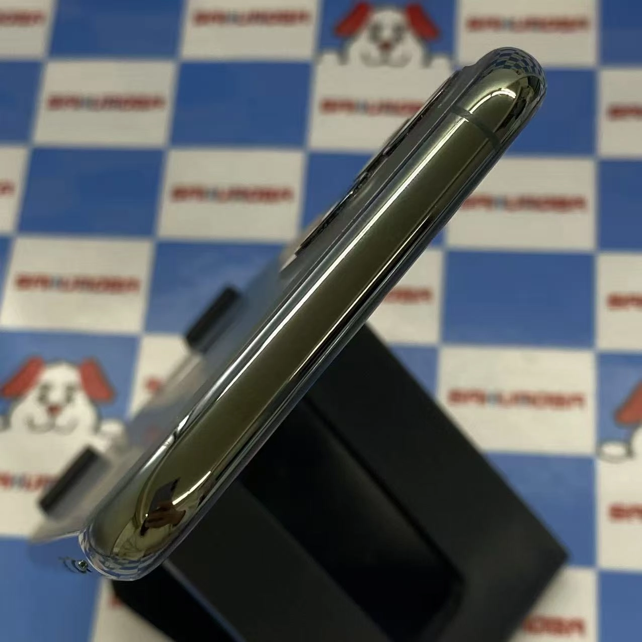 iPhone11 Pro 64GB ミッドナイトグリーン MWC62J/A docomo版SIMフリージャンク品