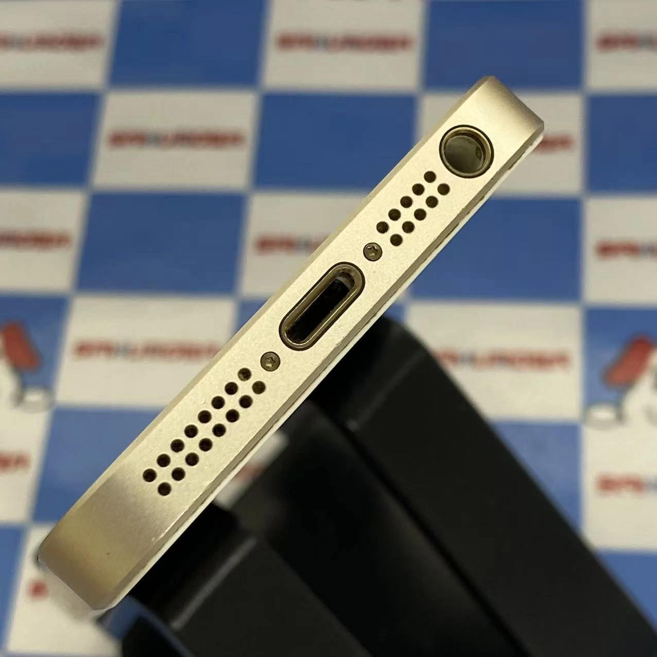 iPhoneSE 64GB ゴールド MLXP2J/A AU版SIMフリー訳あり品