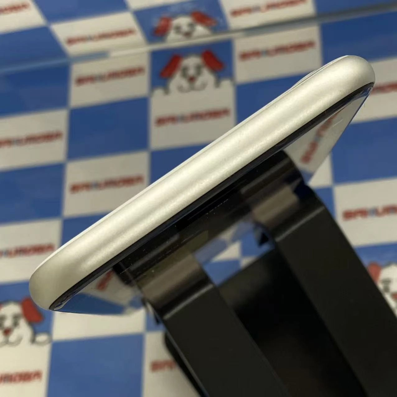 iPhoneSE 第2世代 128GB ホワイト MHGU3J/A SIMフリー 極美品