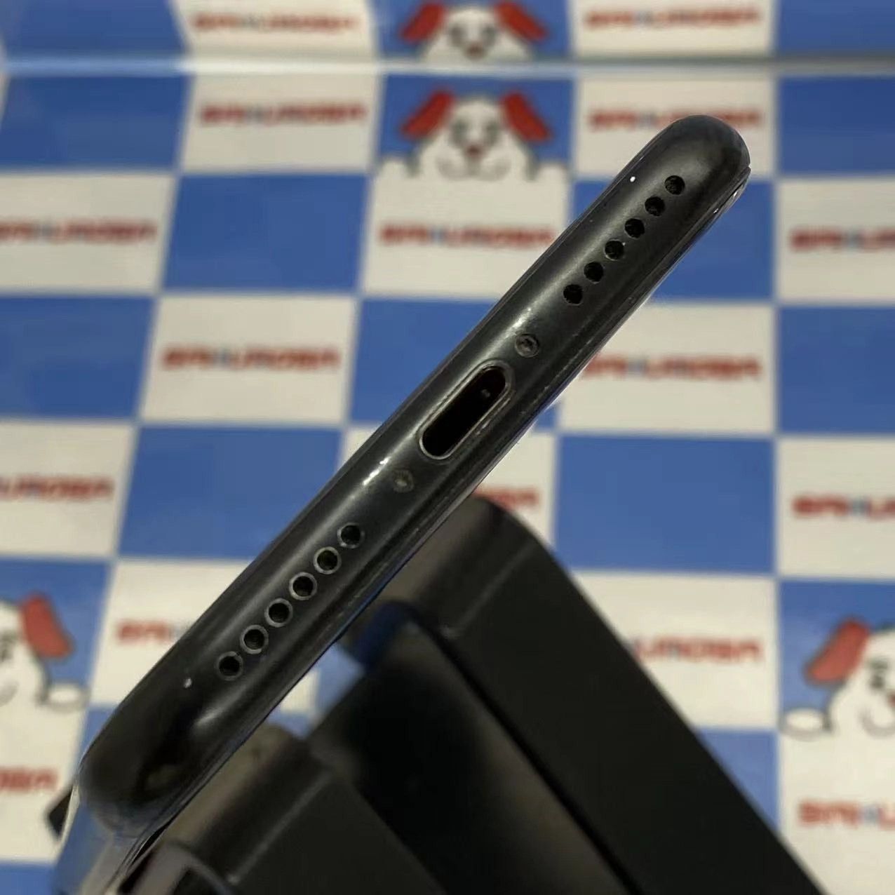 iPhoneSE 第2世代 256GB ブラック MHGW3J/A docomo版SIMフリー訳あり品