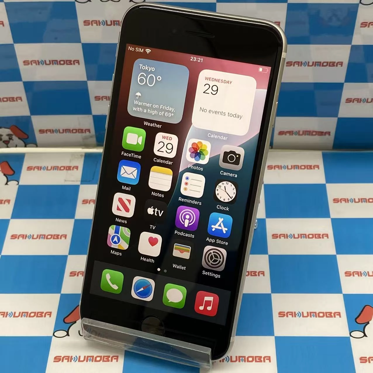 iPhoneSE 第3世代 64GB スターライト MMYD3J/A docomo版SIMフリー