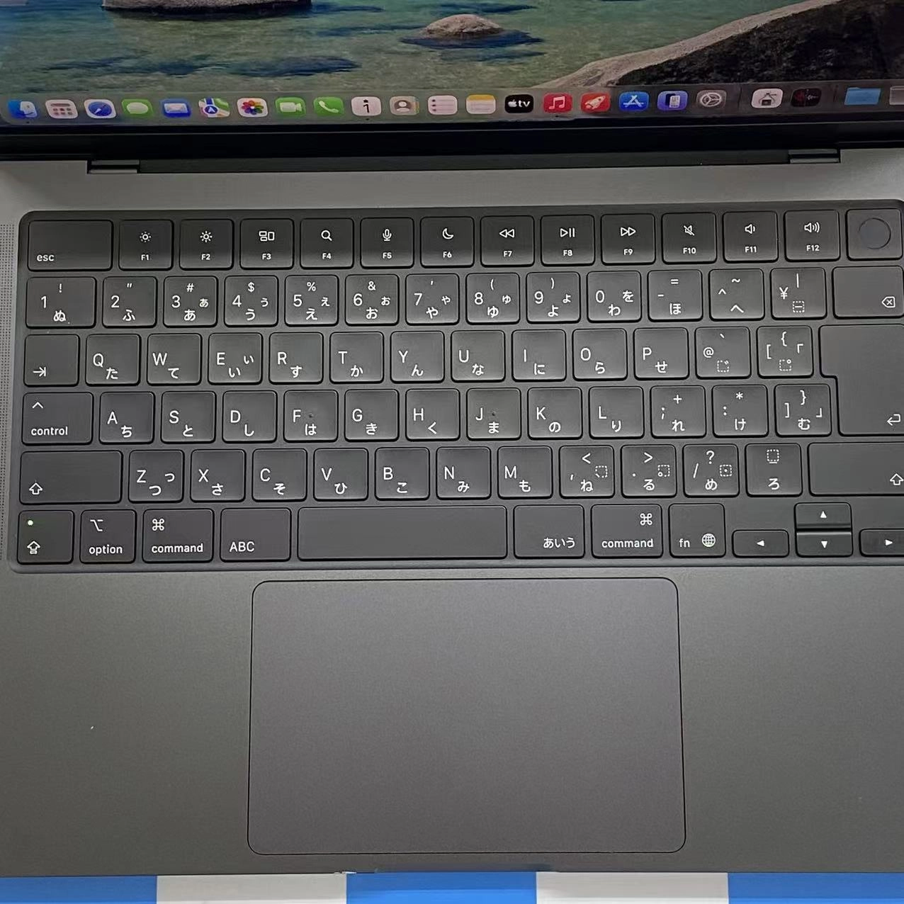 MacBook Pro 14インチ 2025 M5 24GB/1TB ジェットブラック MDE34J/A 美品