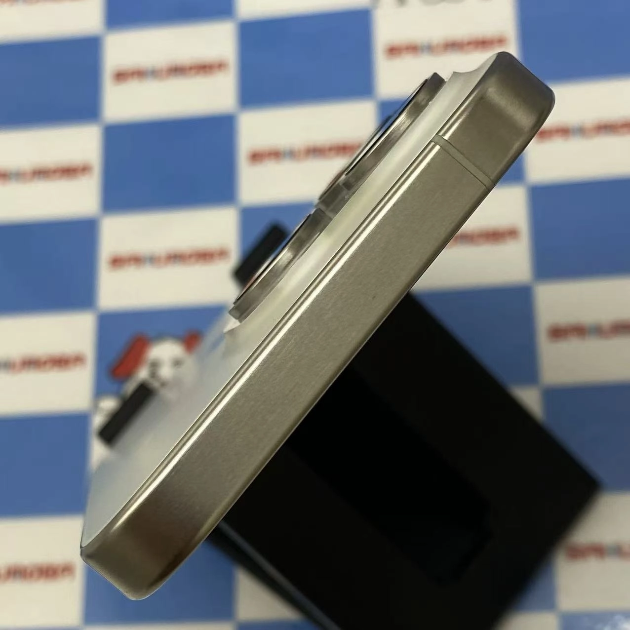 iPhone15 Pro 256GB ホワイトチタニウム MTUD3J/A AU版SIMフリー 美品 au