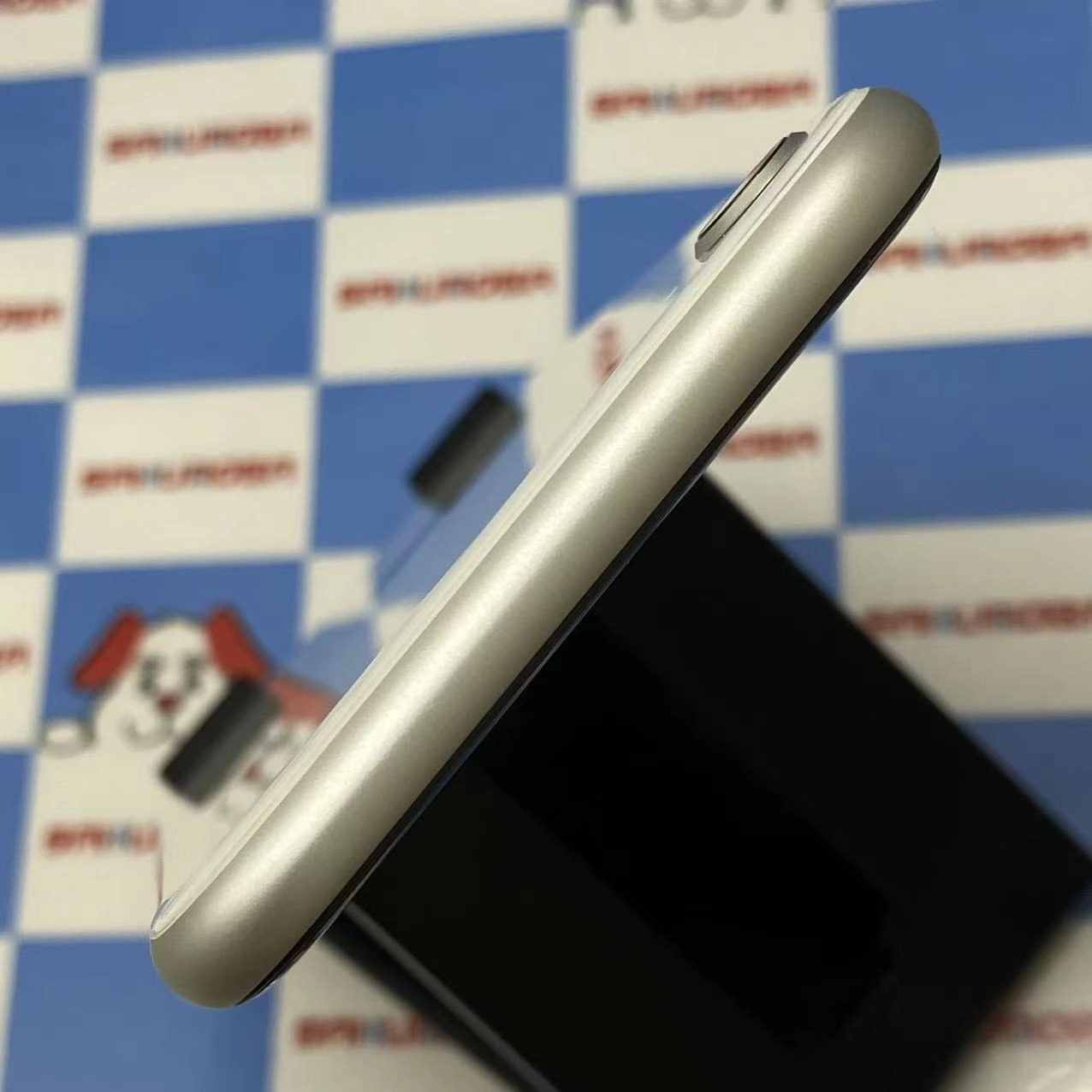 iPhoneSE 第2世代 64GB ホワイト NX9T2J/A SoftBank版SIMフリー 交換未使用品