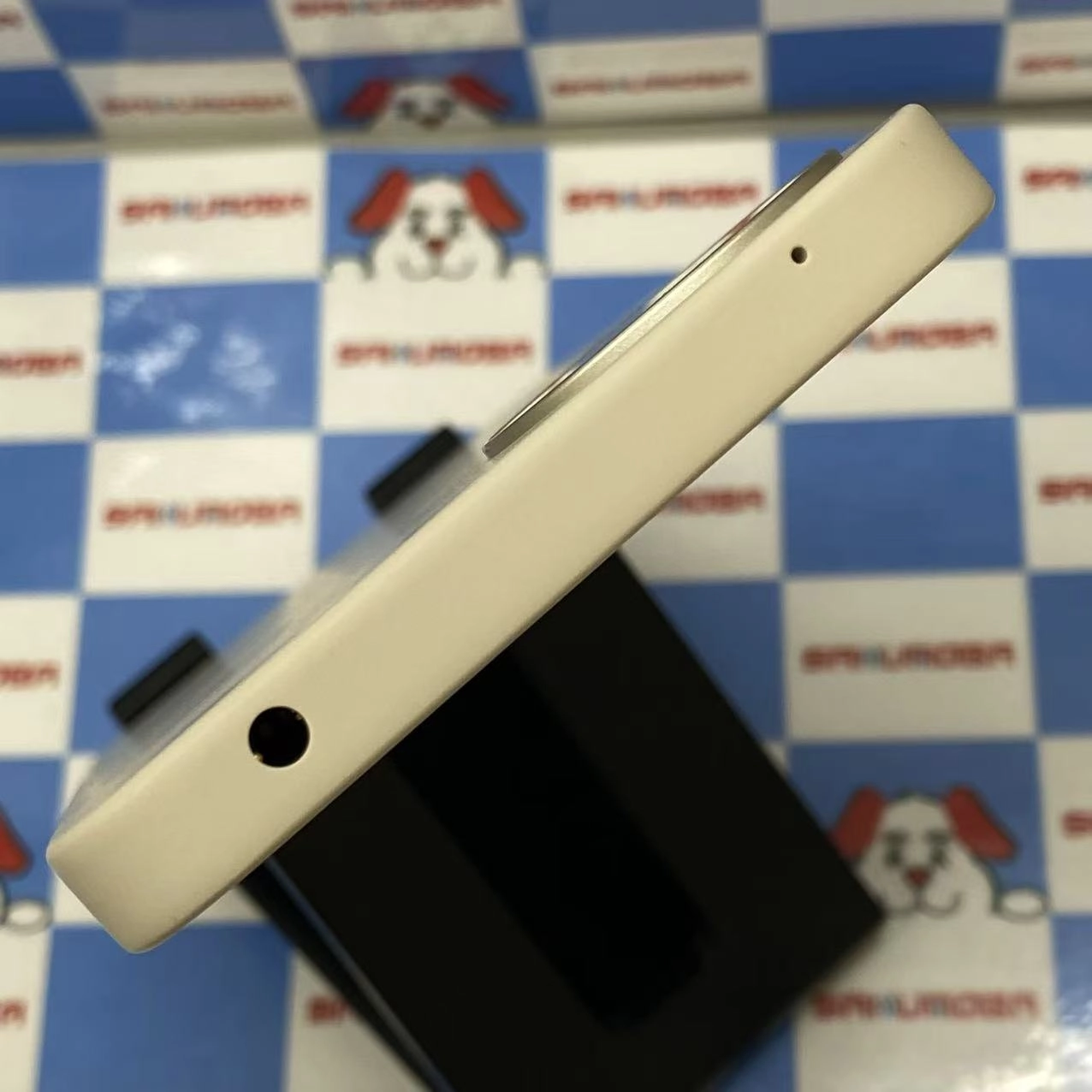 AQUOS wish4 4GB/64GB ホワイト SH-52E docomo版SIMフリー 新品同様