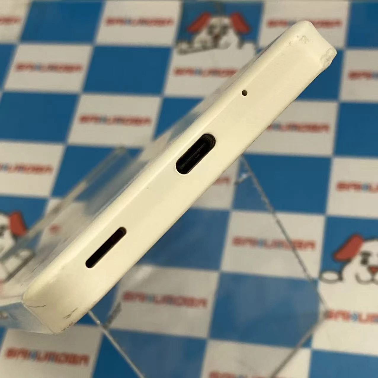 AQUOS wish2 64GB ホワイト SH-51C docomo版SIMフリー
