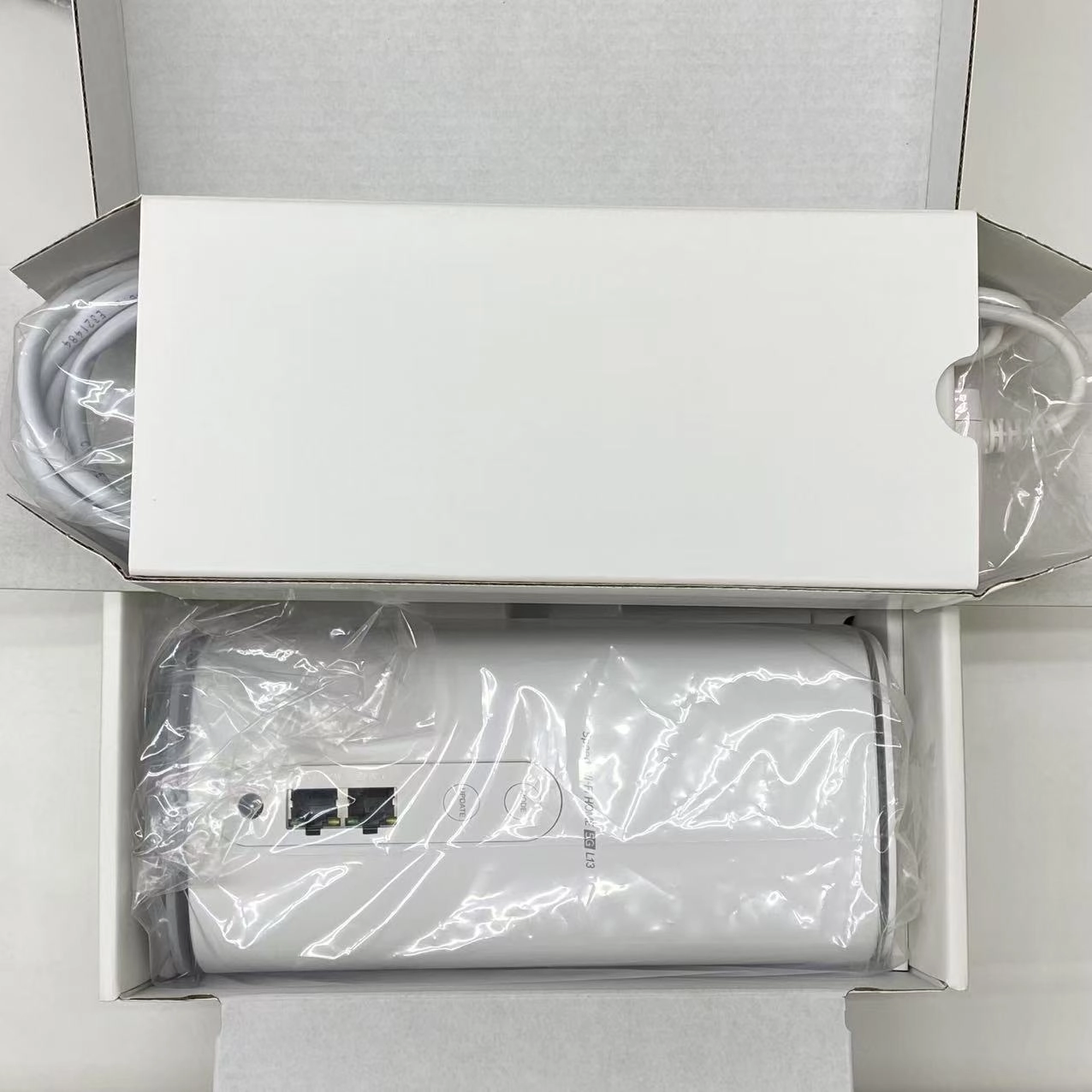 Speed Wi-Fi HOME 5G L13 ZTR02 ホワイト ZTR02SWU *