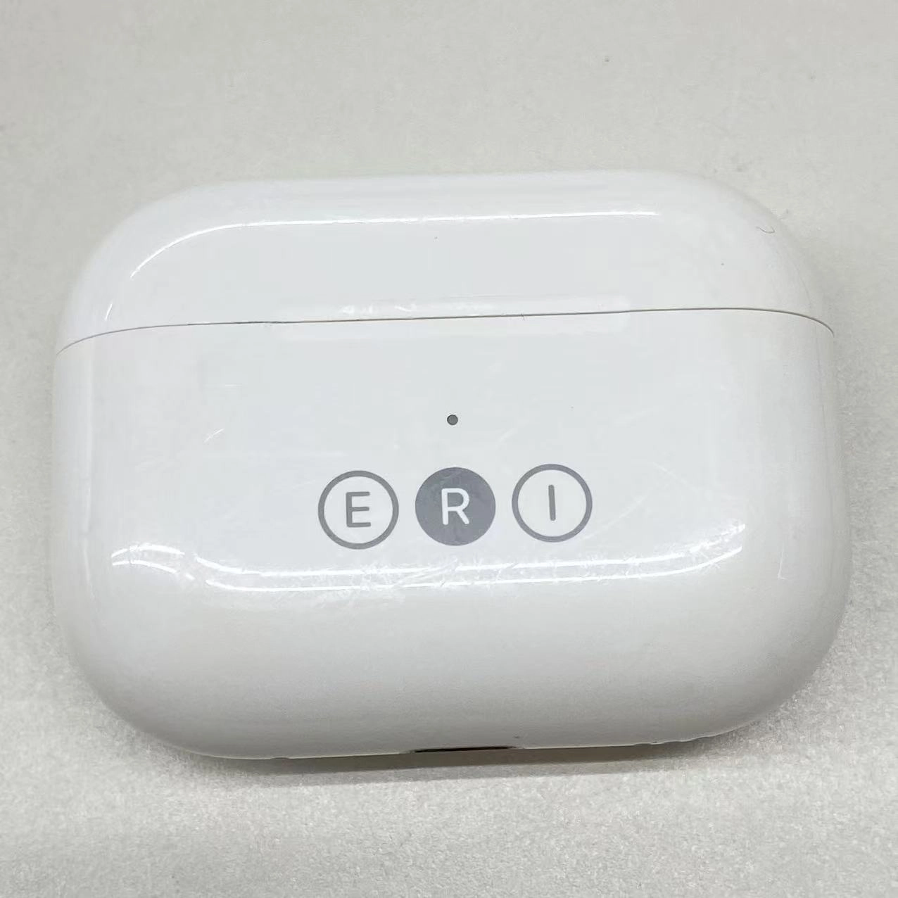 AirPods Pro 第2世代 MagSafe充電ケース(USB-C)付き ホワイト MTJV3J/A