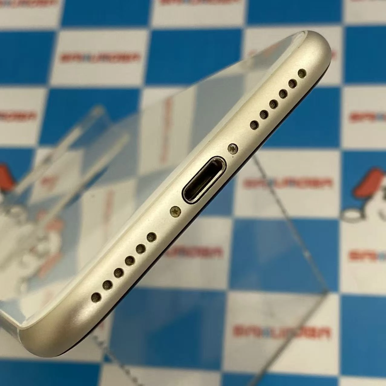 iPhoneSE 第3世代 128GB スターライト MMYG3J/A  SoftBank版SIMフリー