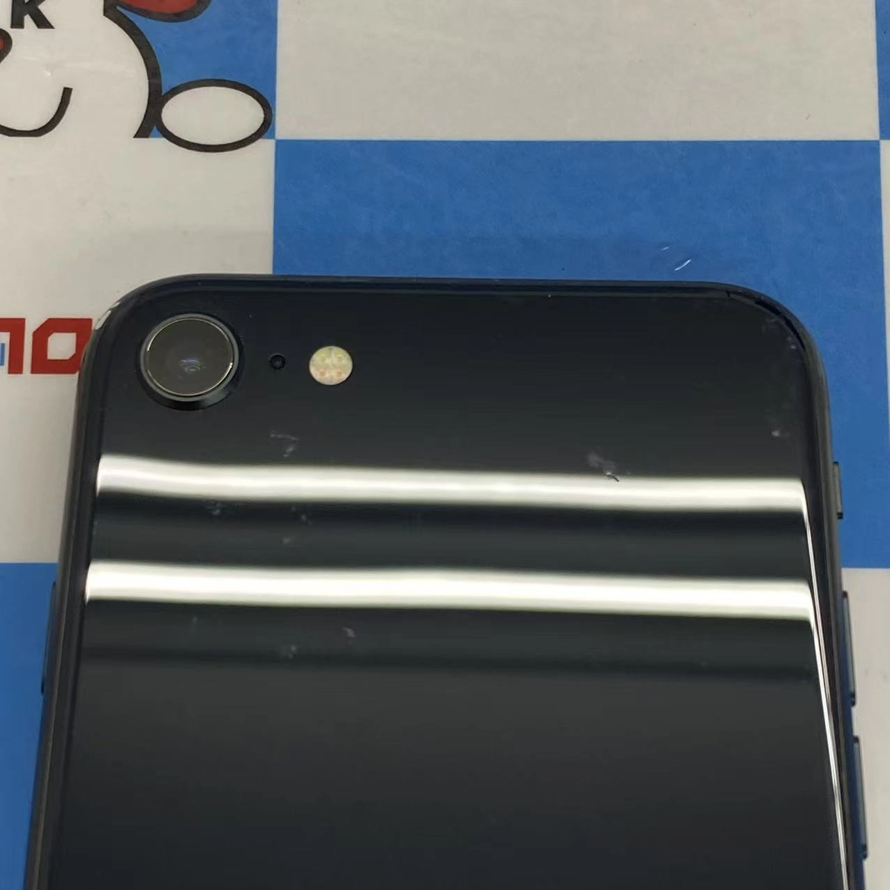 iPhoneSE 第3世代 64GB ミッドナイト MMYC3J/A docomo版SIMフリー訳あり品
